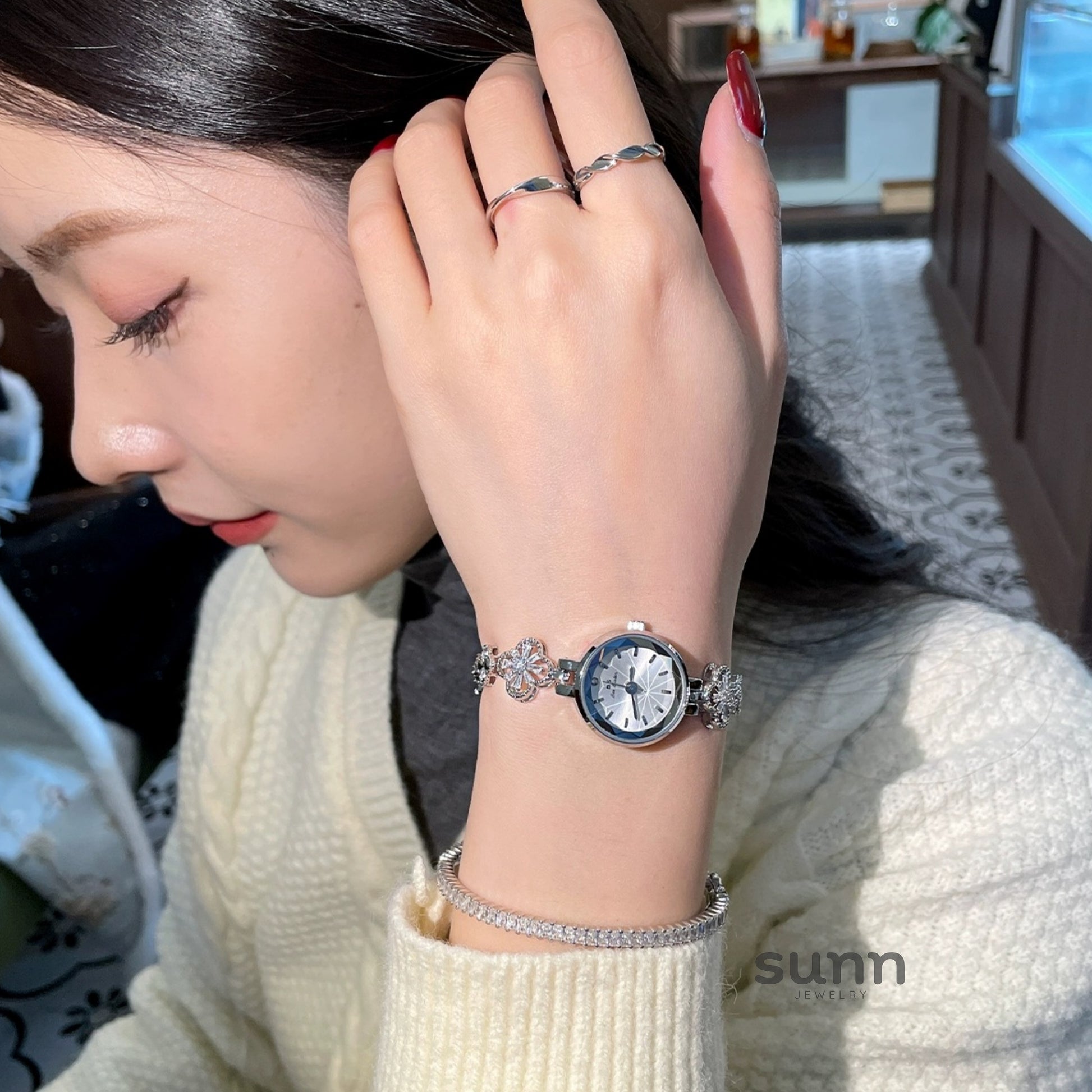 Vada Clover Charm Watch [M33Z5DAB]