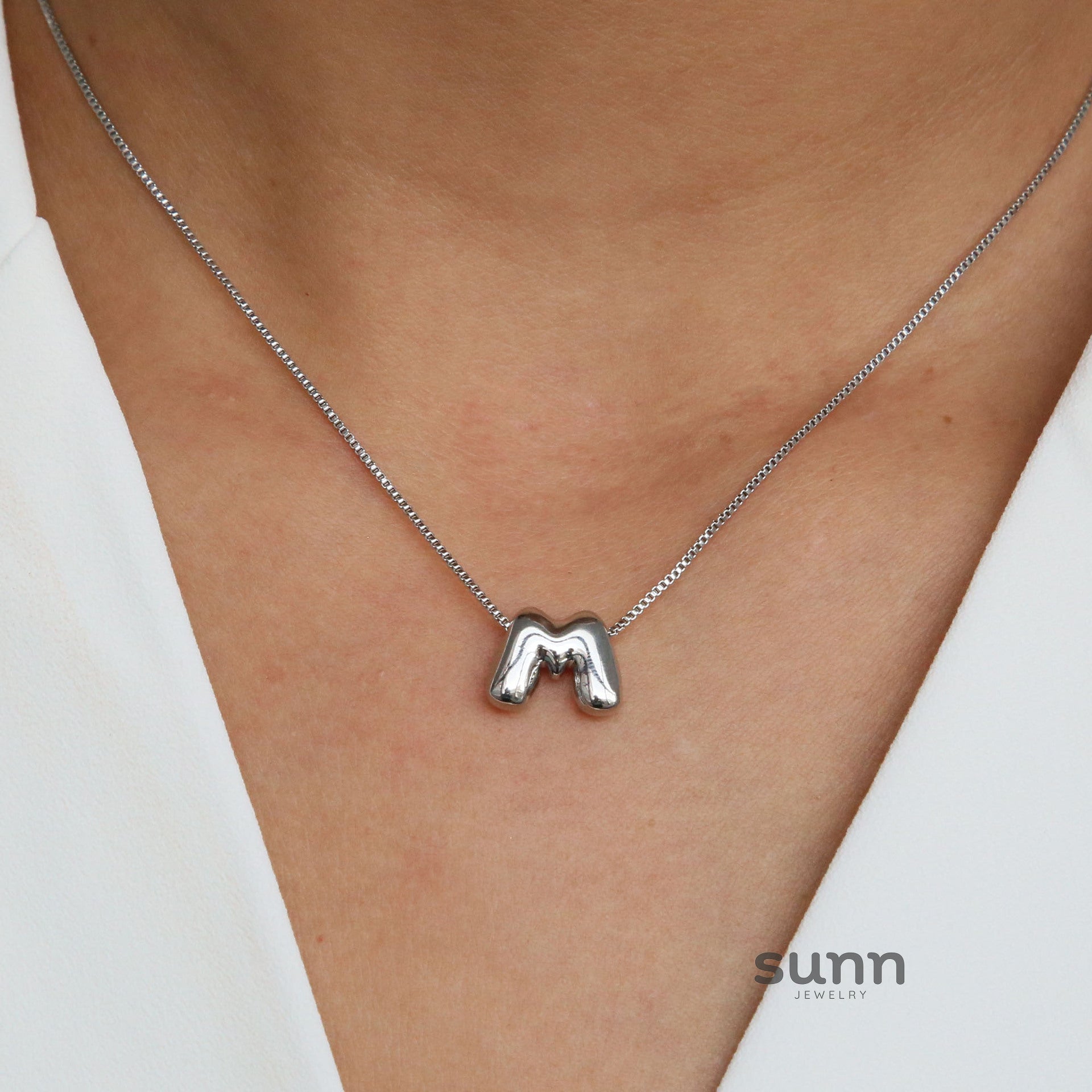Vada Gold Bubble Letter Necklace [WI56N1F1]