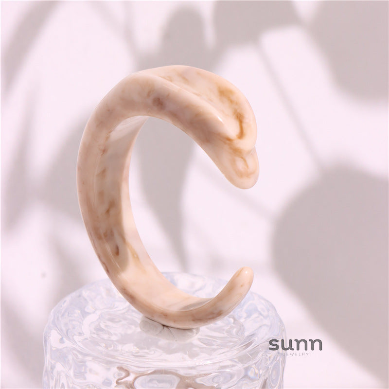 Vada Sculptural Resin Bracelet [K2SY6XDK]