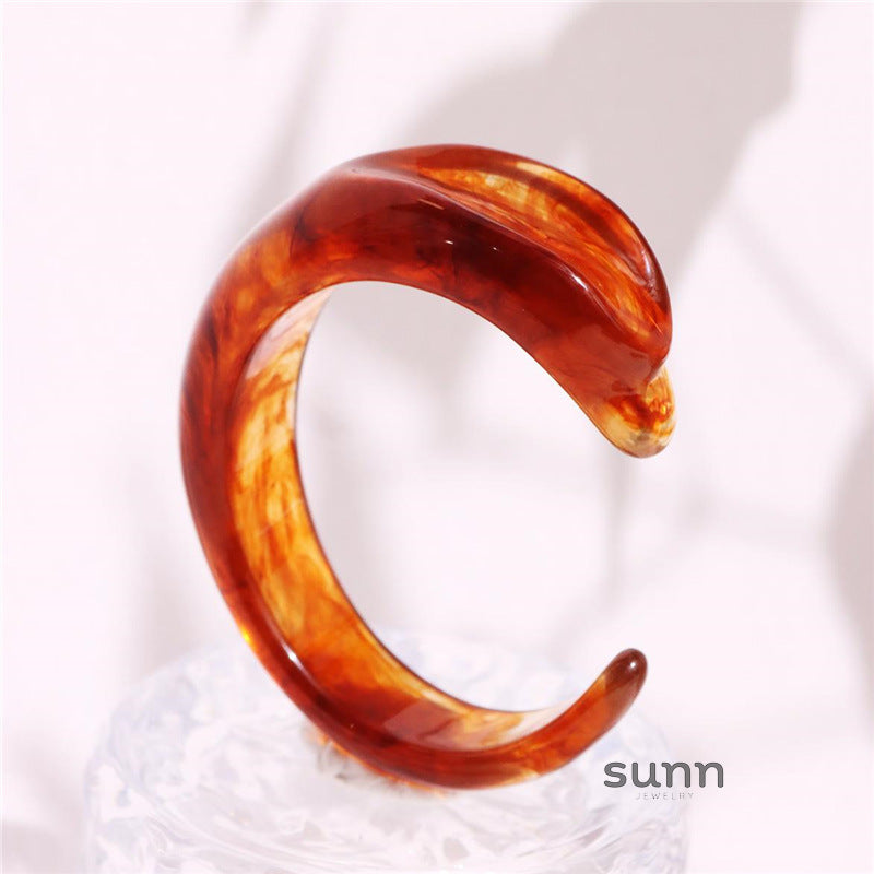 Vada Sculptural Resin Bracelet [QPWOVP7G]