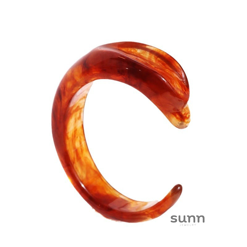 Vada Sculptural Resin Bracelet [I3R8EBL2]