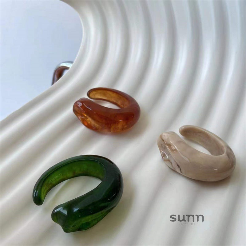 Vada Sculptural Resin Bracelet [2PKSB4GM]