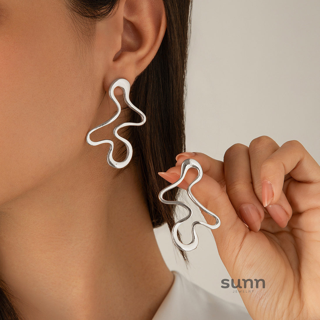Vaeda Asymmetrical Drop Earrings [9OTTLA1L]