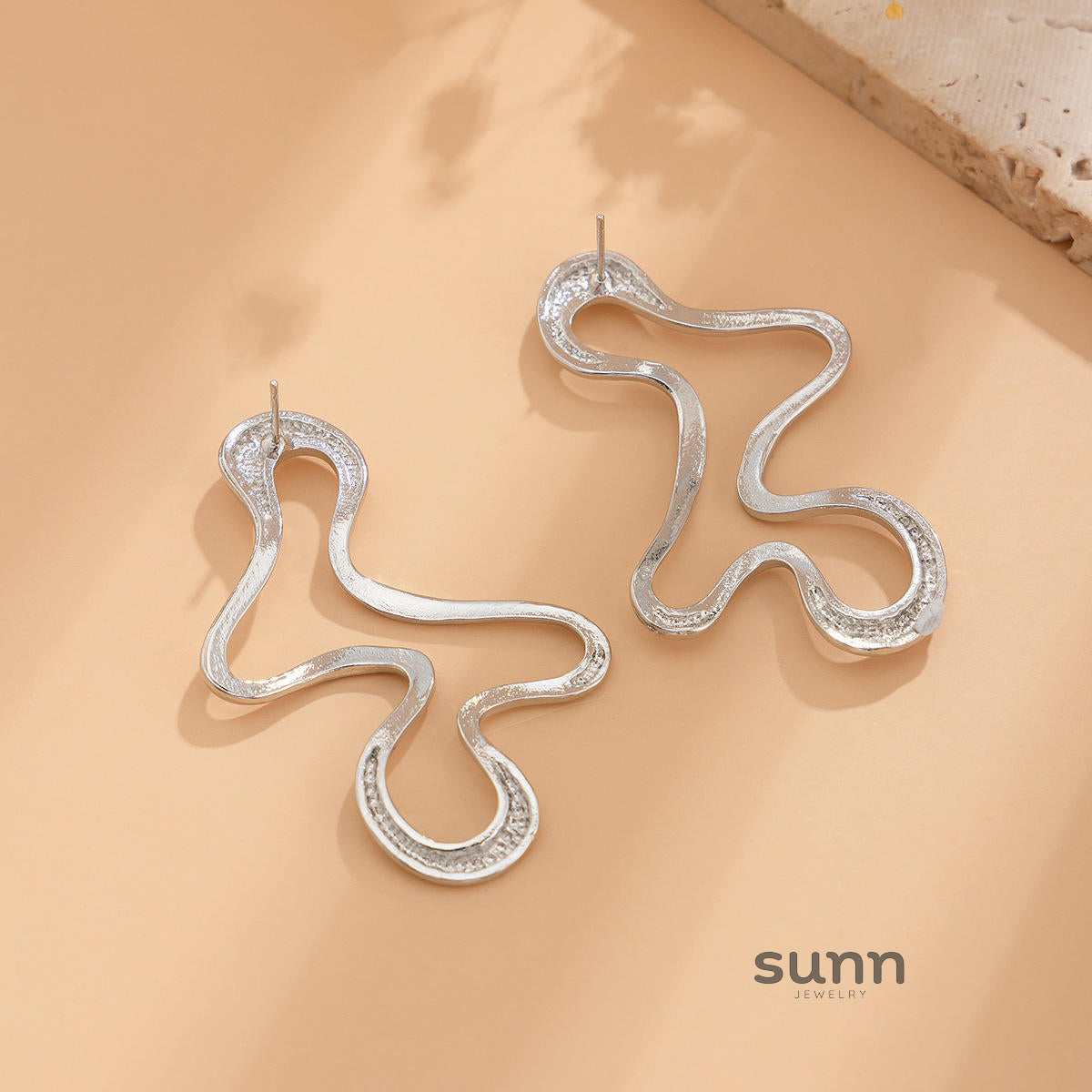 Vaeda Asymmetrical Drop Earrings [ABUT4JDS]