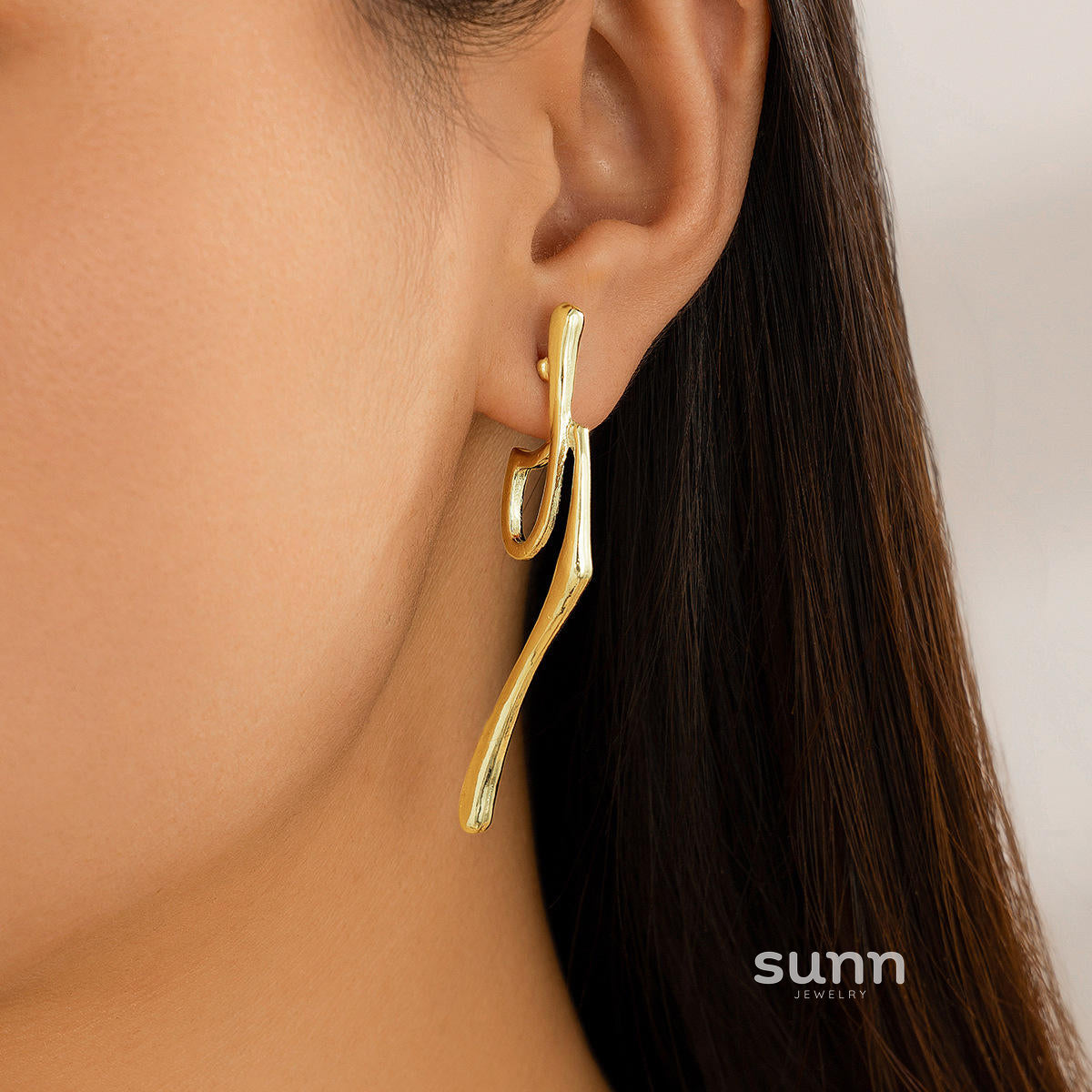 Vaeda Asymmetrical Drop Earrings [LJ4SQQBY]