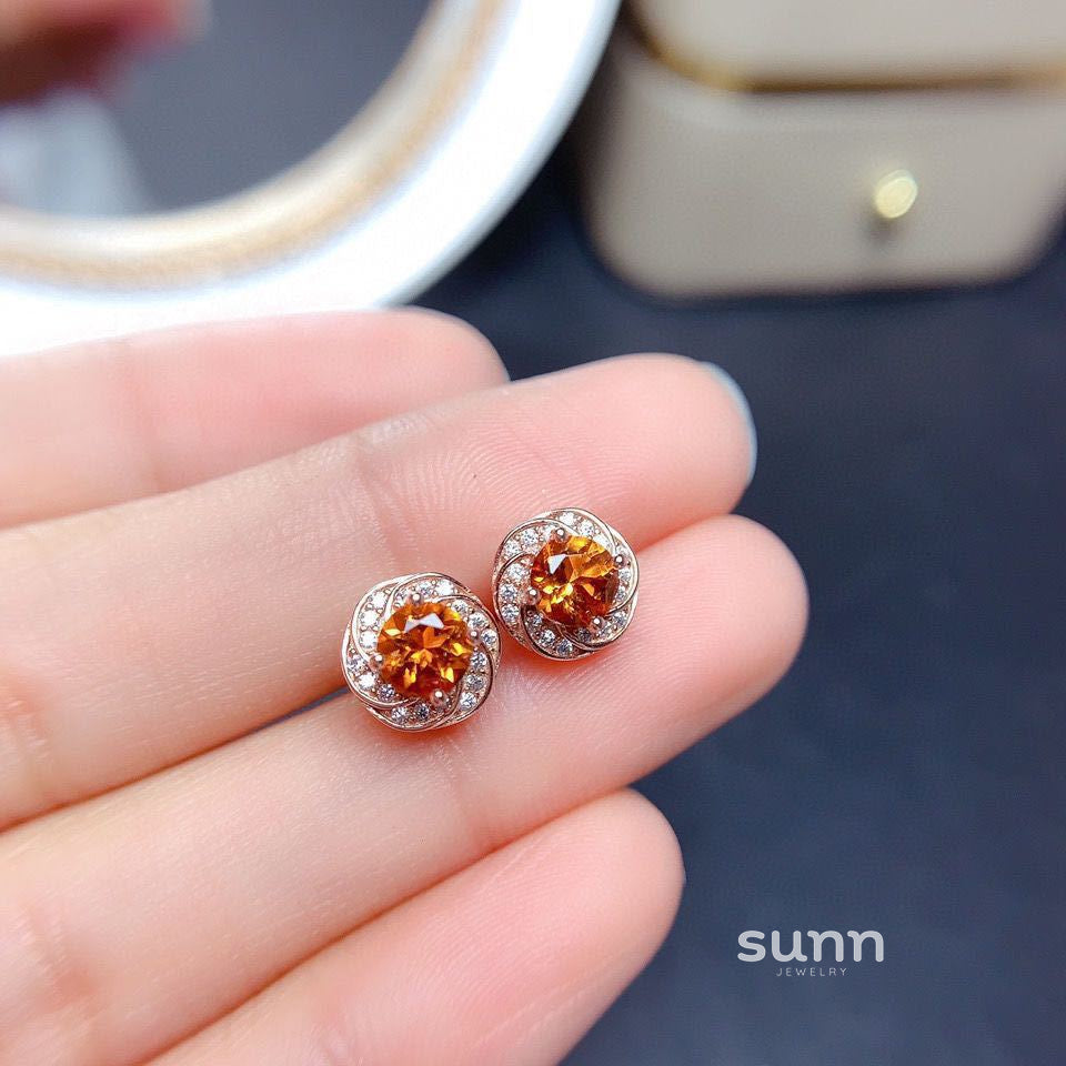 Vanellope Floral Stud Earrings [9BXF7DHQ]