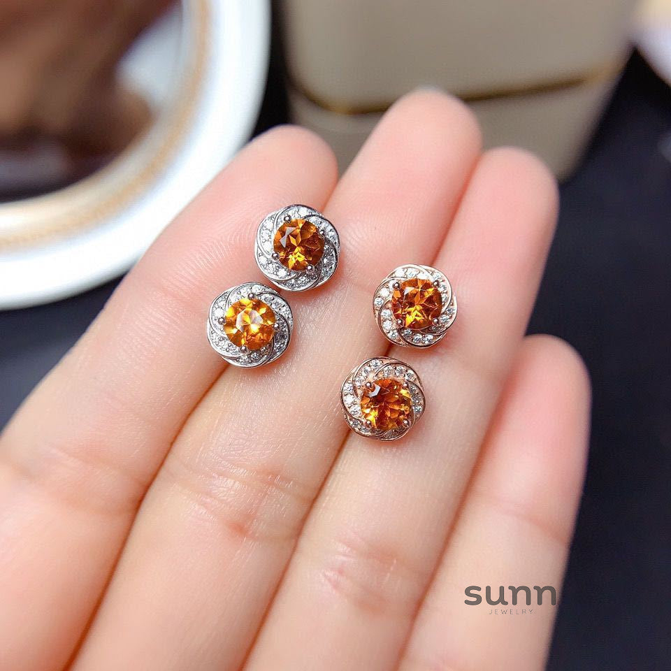 Vanellope Floral Stud Earrings [T6CBK42L]
