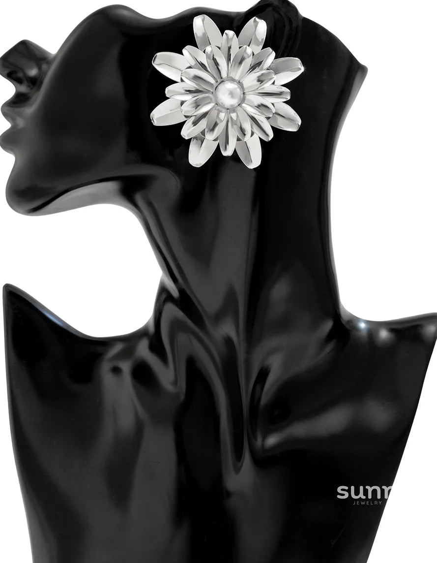 Vanity Exaggerated Daisy Stud Earrings