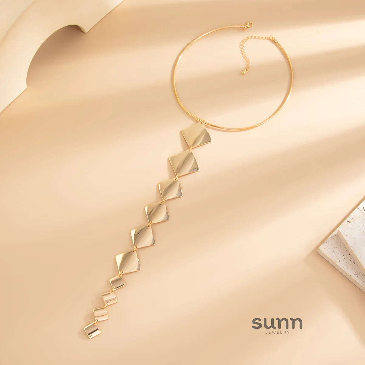 Vayda Geometric Pendant Necklace