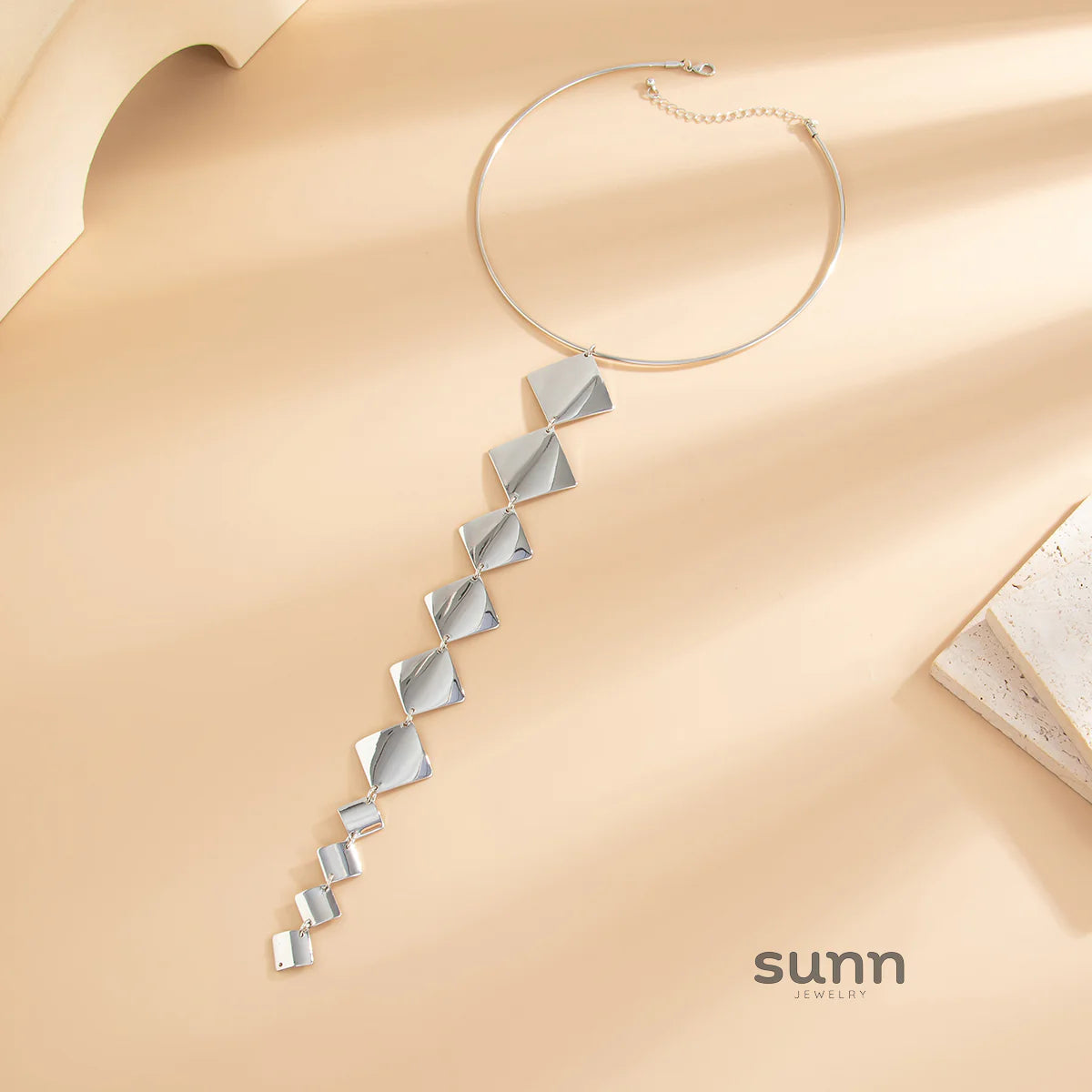 Vayda Geometric Pendant Necklace