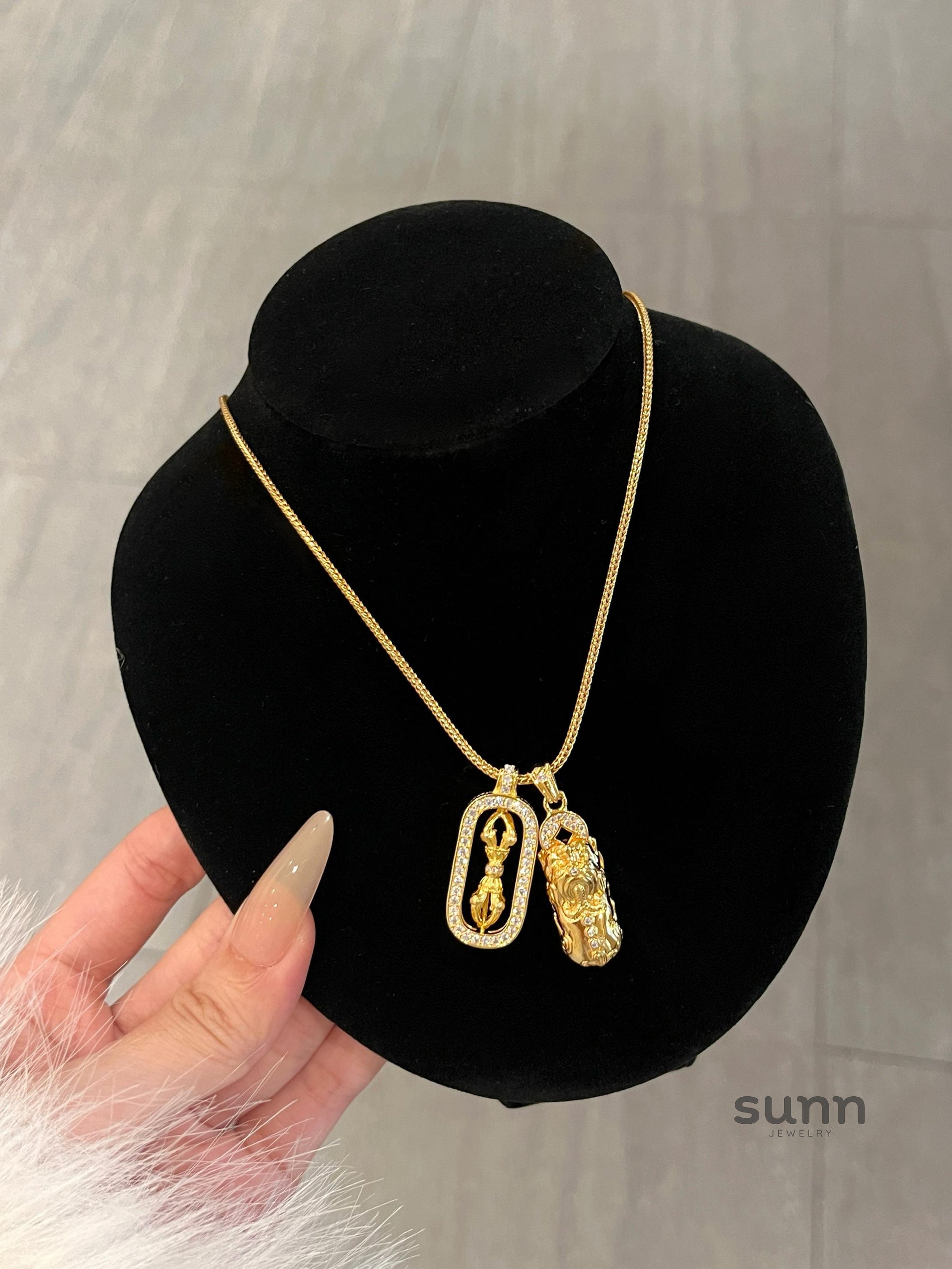 Vedika Vajra Pixiu Pendant Necklace [YIMELYUR]