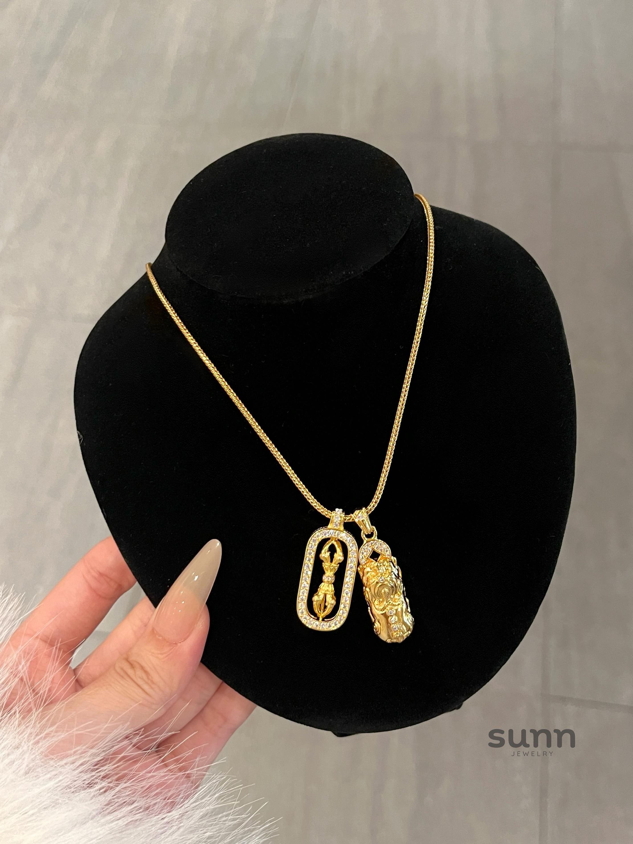 Vedika Vajra Pixiu Pendant Necklace [YIMELYUR]