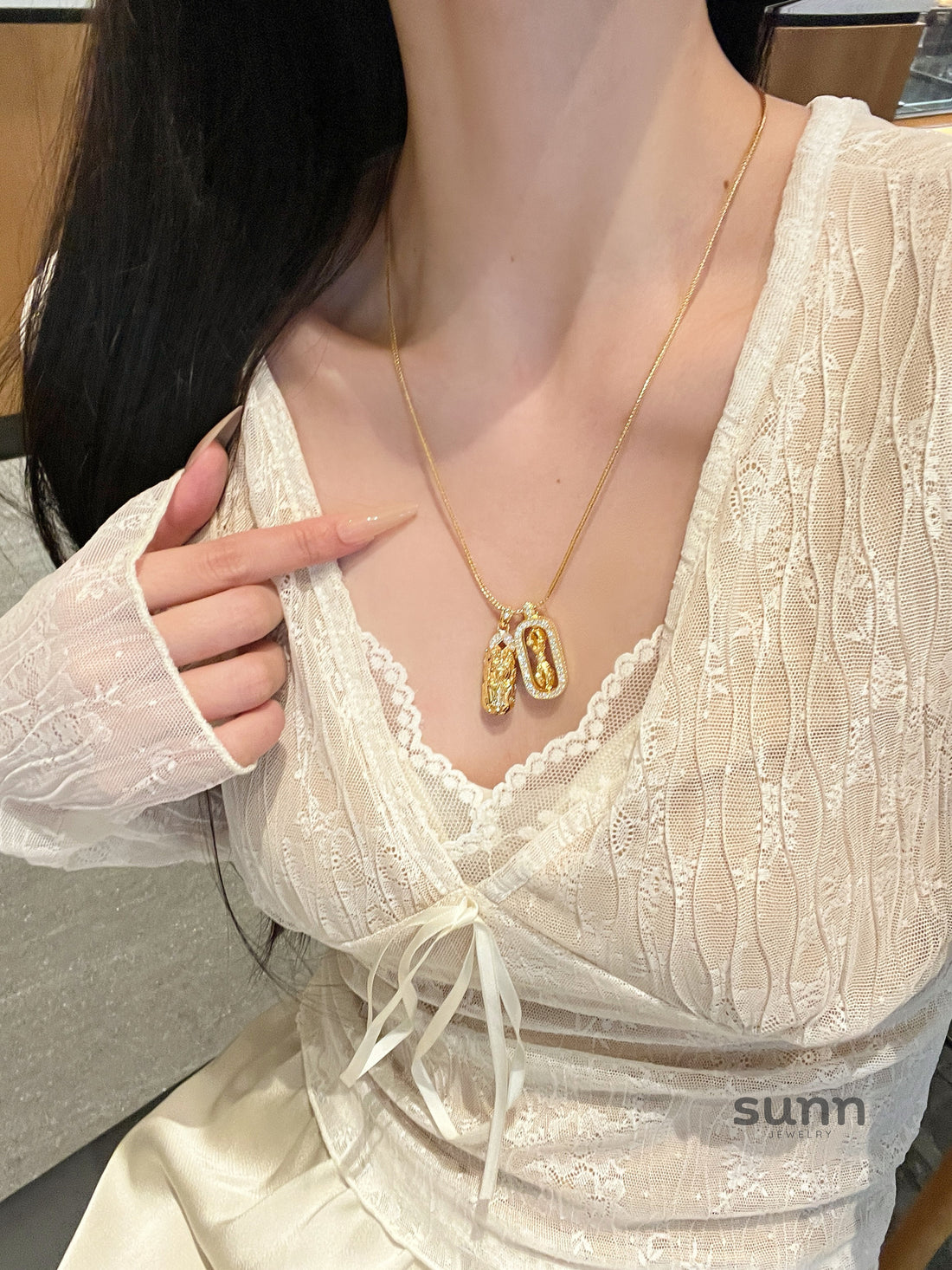 Vedika Vajra Pixiu Pendant Necklace [1F13GOID]