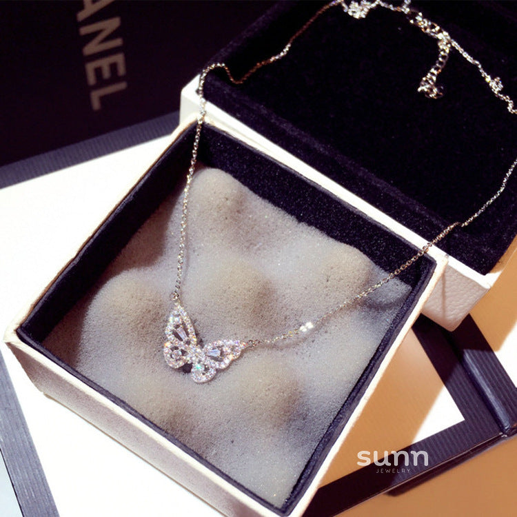 Vedika Zircon Butterfly Necklace [OGY8A0VY]