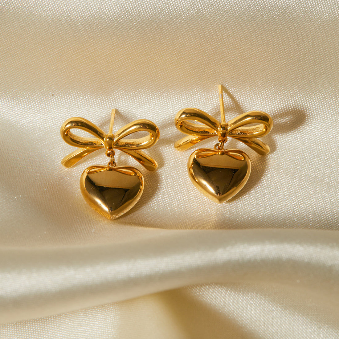 Venice Gold Heart Earrings [L4XO798A]