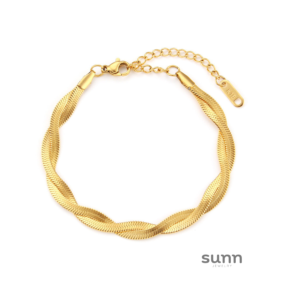 Verena Braided Fishbone Necklace [U95FBE6L]