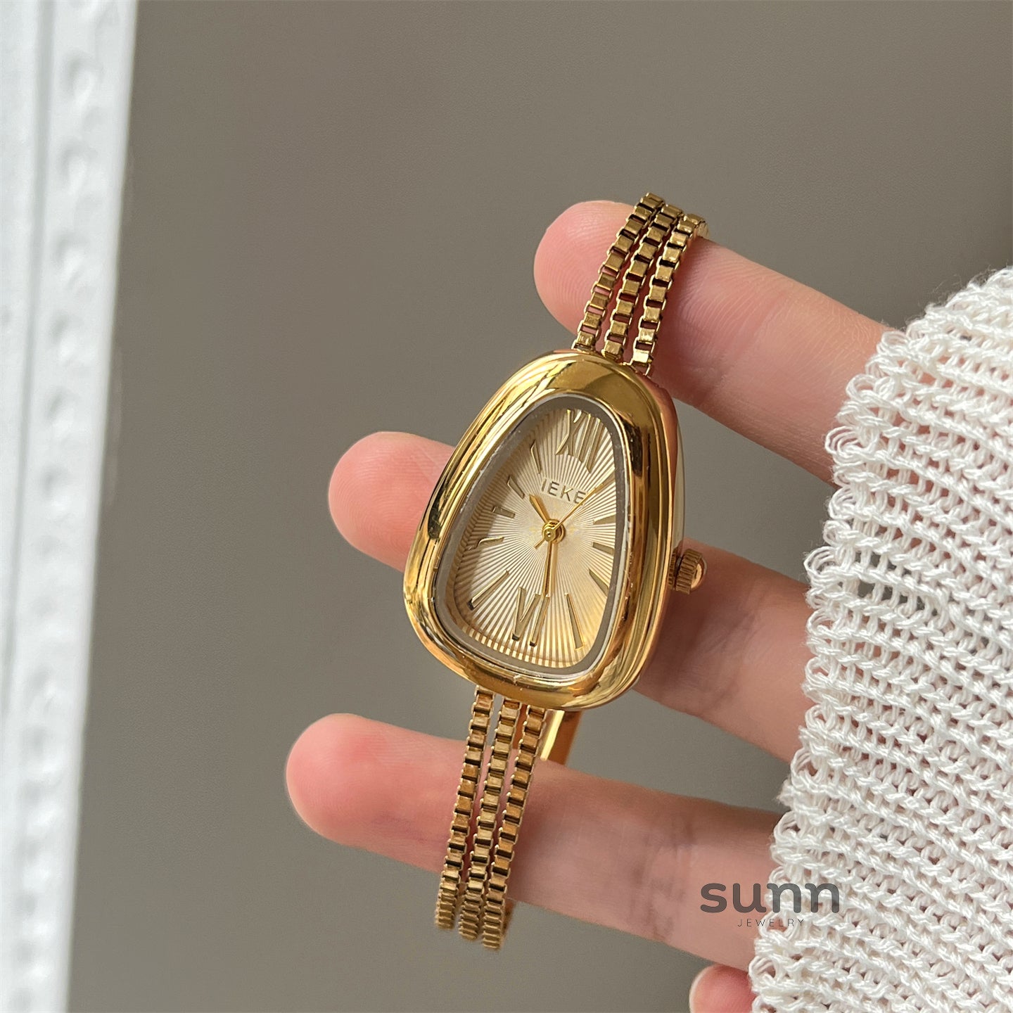 Verity Serpent Bracelet Watch [UB1NUX7J]