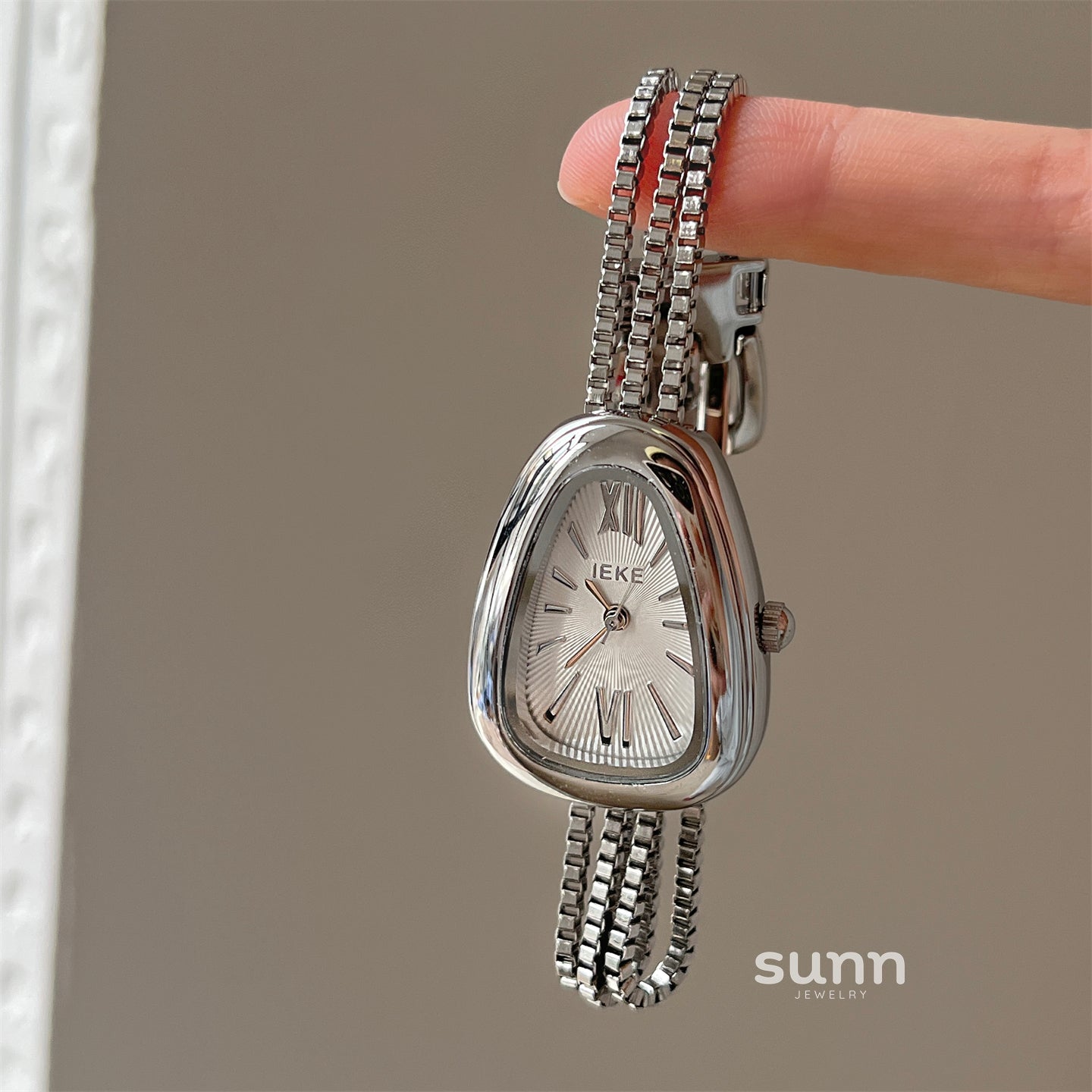 Verity Serpent Bracelet Watch [QF6WC5NQ]