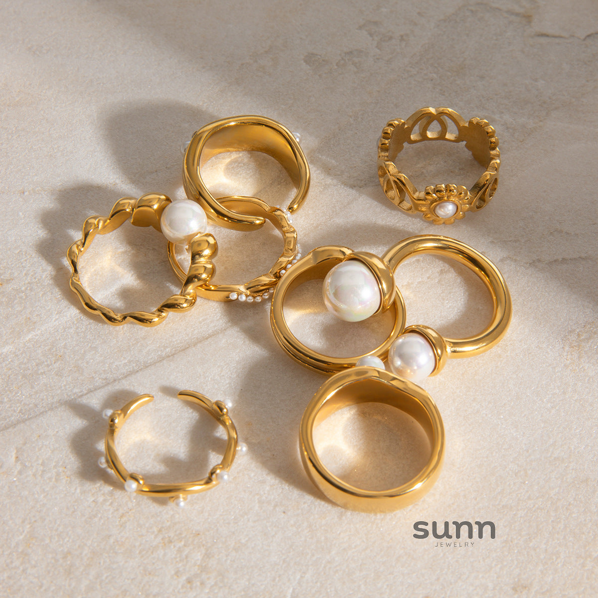 Verona Geometric Pearl Ring [P8QYWTWJ]
