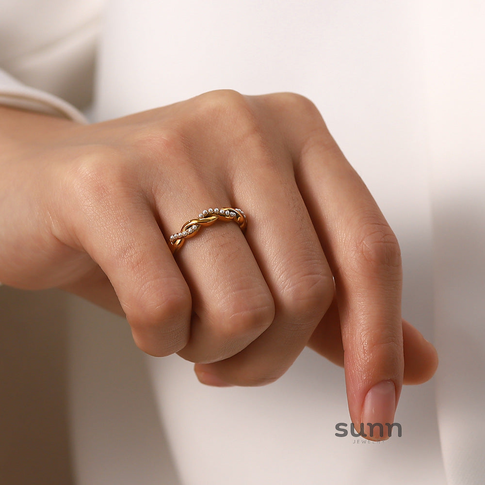 Verona Geometric Pearl Ring [RKQP9HVP]