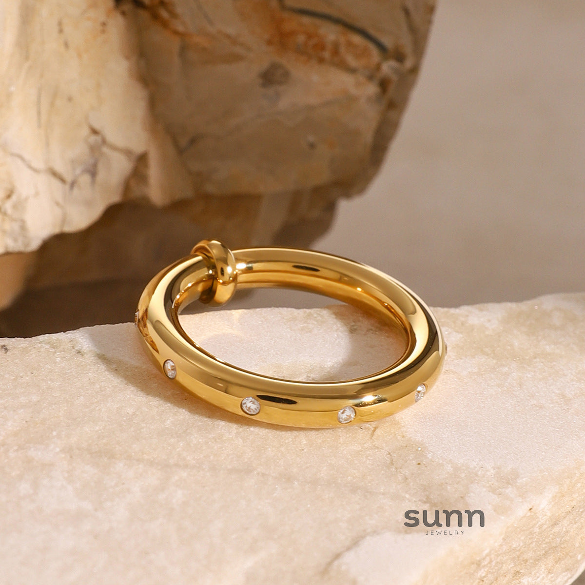 Vesper Geometric Rhinestone Ring [OHE72VI7]