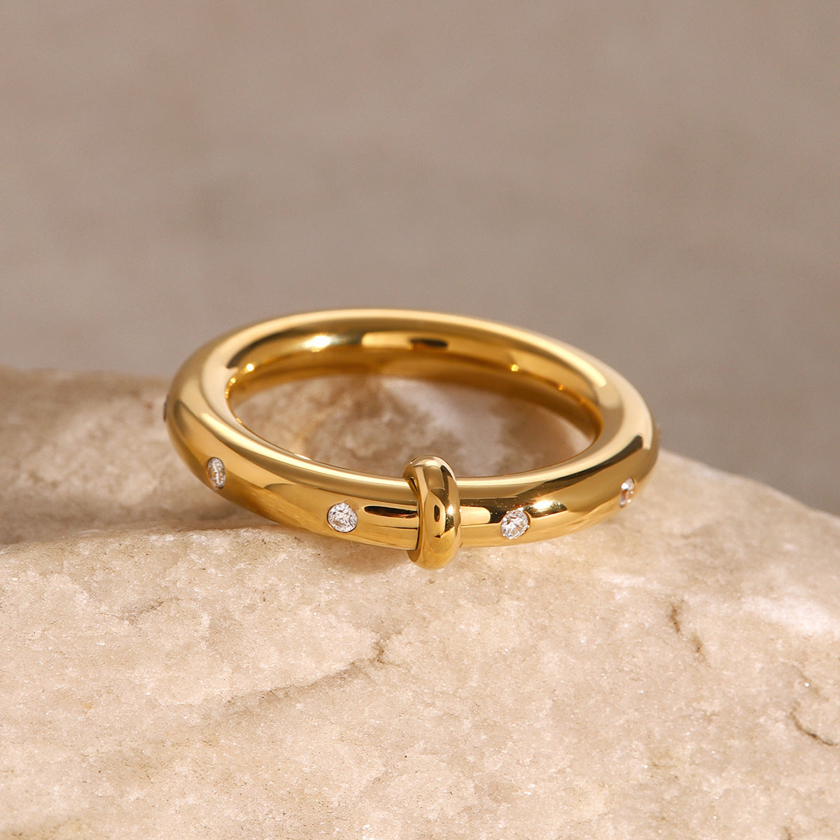 Vesper Geometric Rhinestone Ring [QG0EIJ2E]
