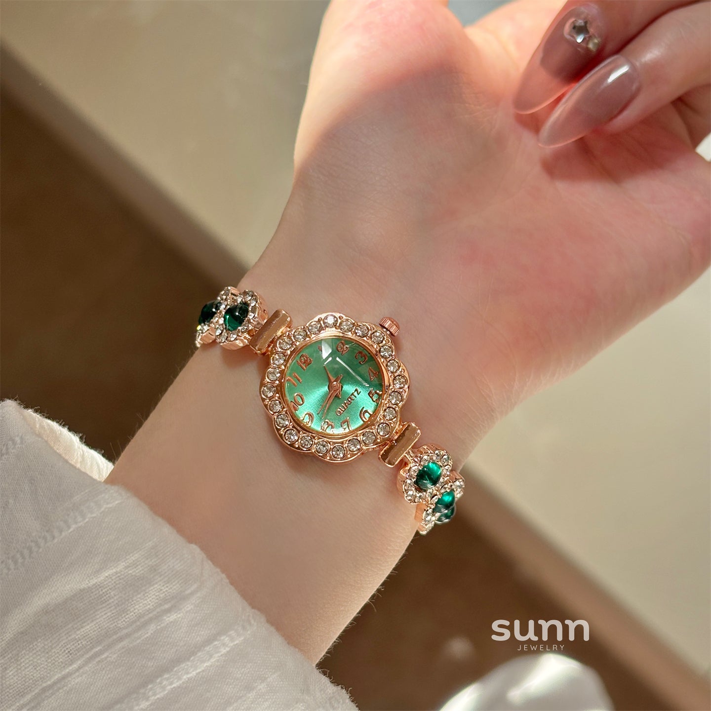Veyda Camellia Bracelet Watch [ULOMVJL1]