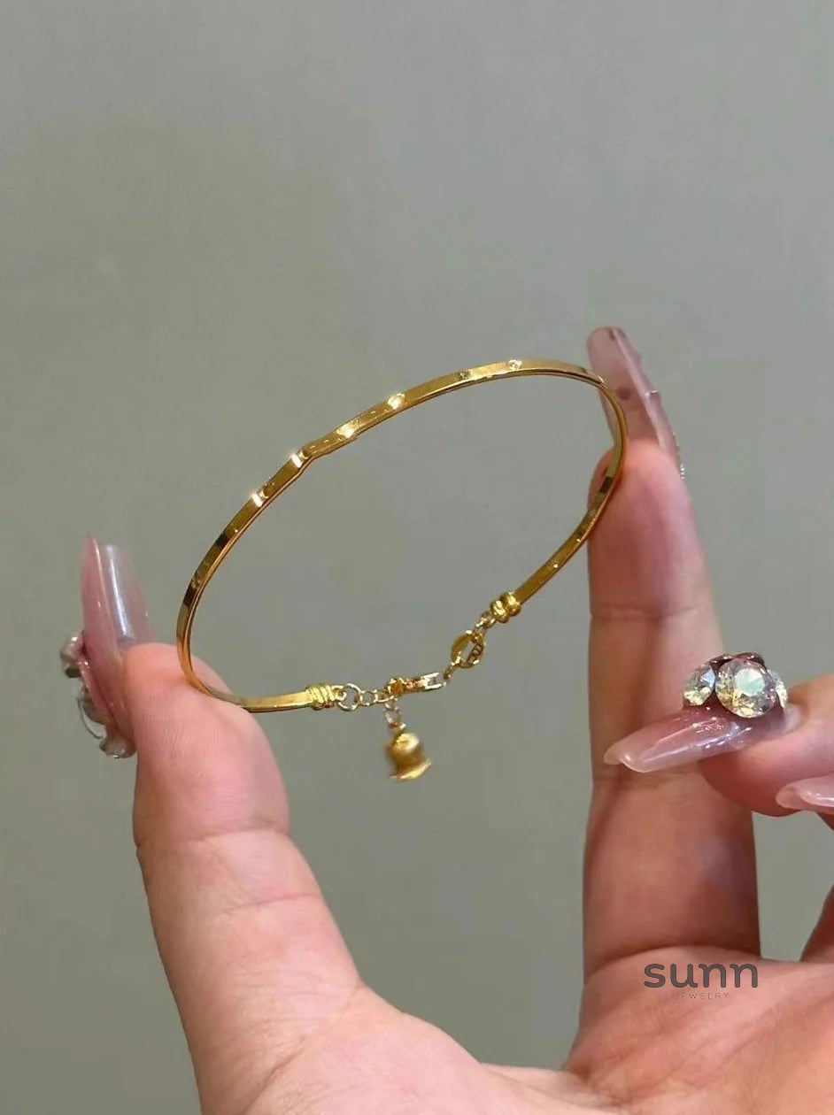 Viana Golden Lily Bracelet