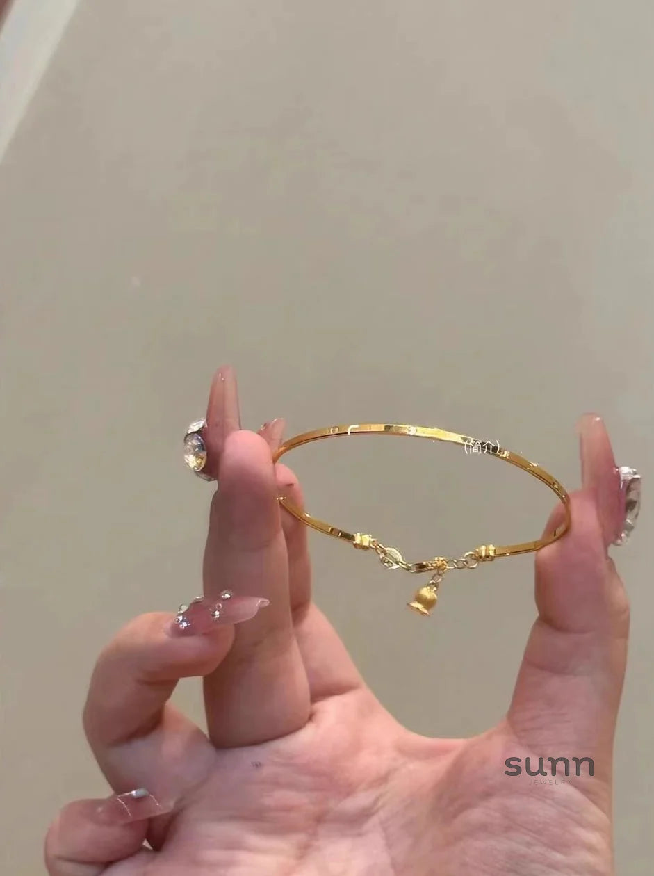 Viana Golden Lily Bracelet