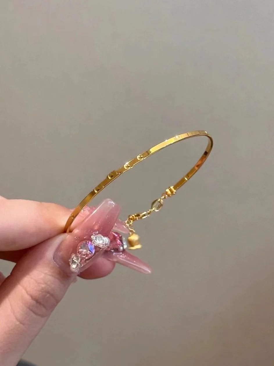 Viana Golden Lily Bracelet