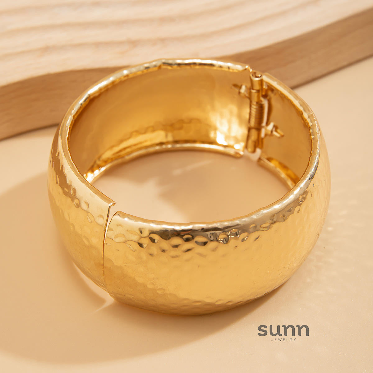 Vibha Sculptural Link Bracelet [V60F128H]