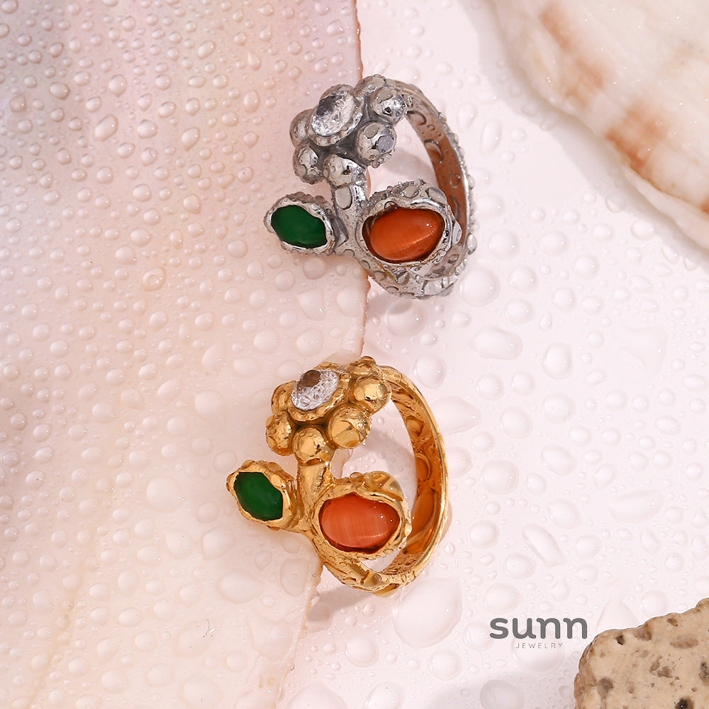 Vicky Gold Hammered Flower Ring [5Q2IZWP2]