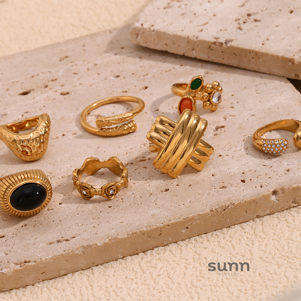 Vicky Gold Hammered Flower Ring [QJ0F5LQI]