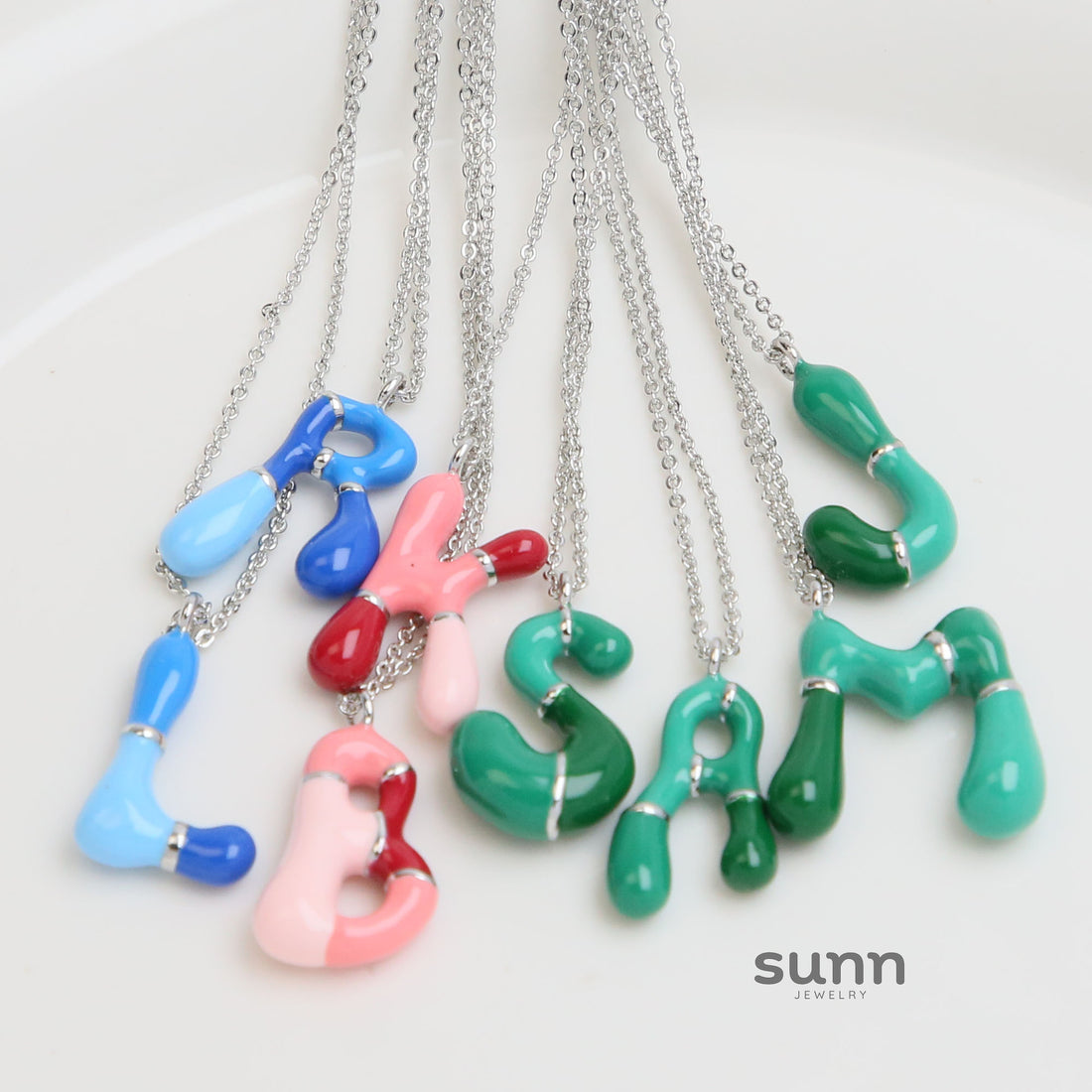 Victory Initial Bubble Necklace [IQ4EX5NY]