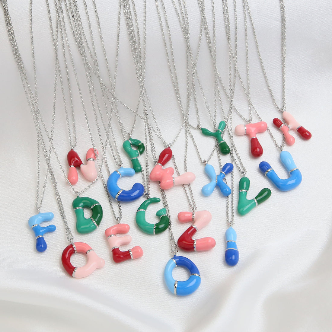 Victory Initial Bubble Necklace [IQ4EX5NY]