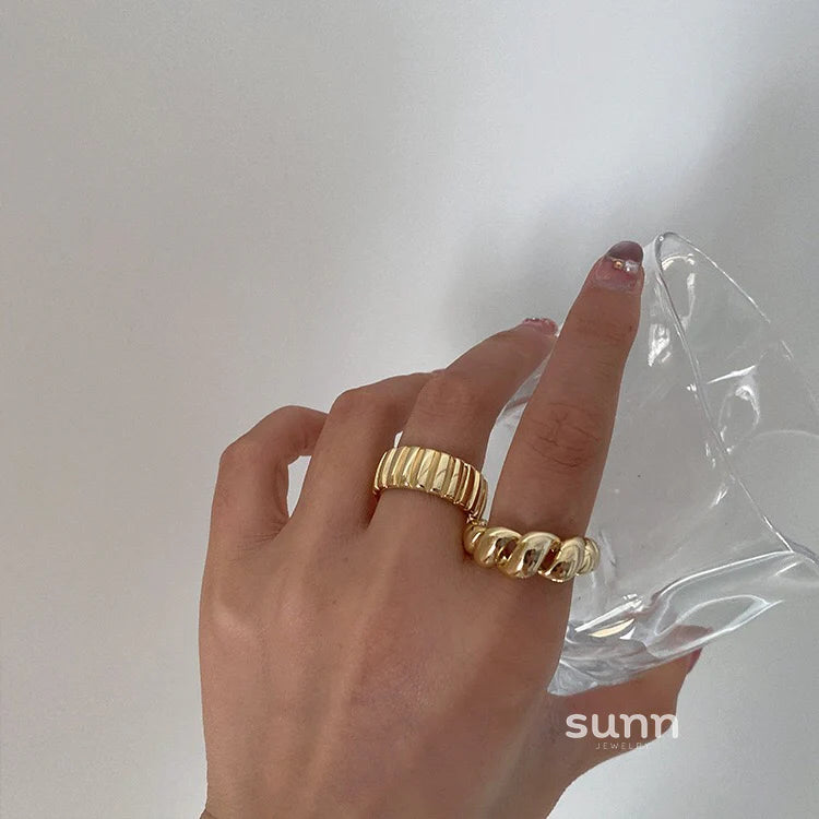 Victory Twist Adjustable Ring