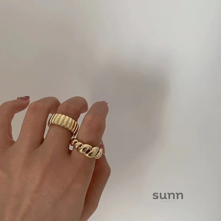 Victory Twist Adjustable Ring
