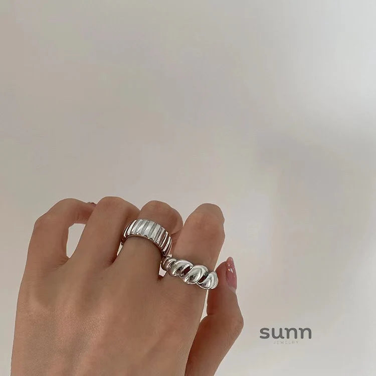 Victory Twist Adjustable Ring