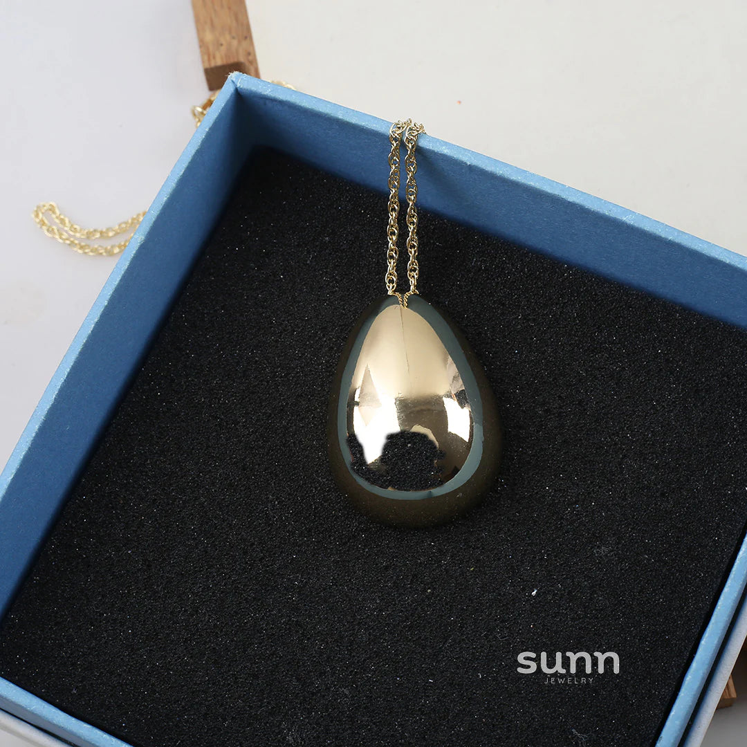 Vida Teardrop Pendant Necklace