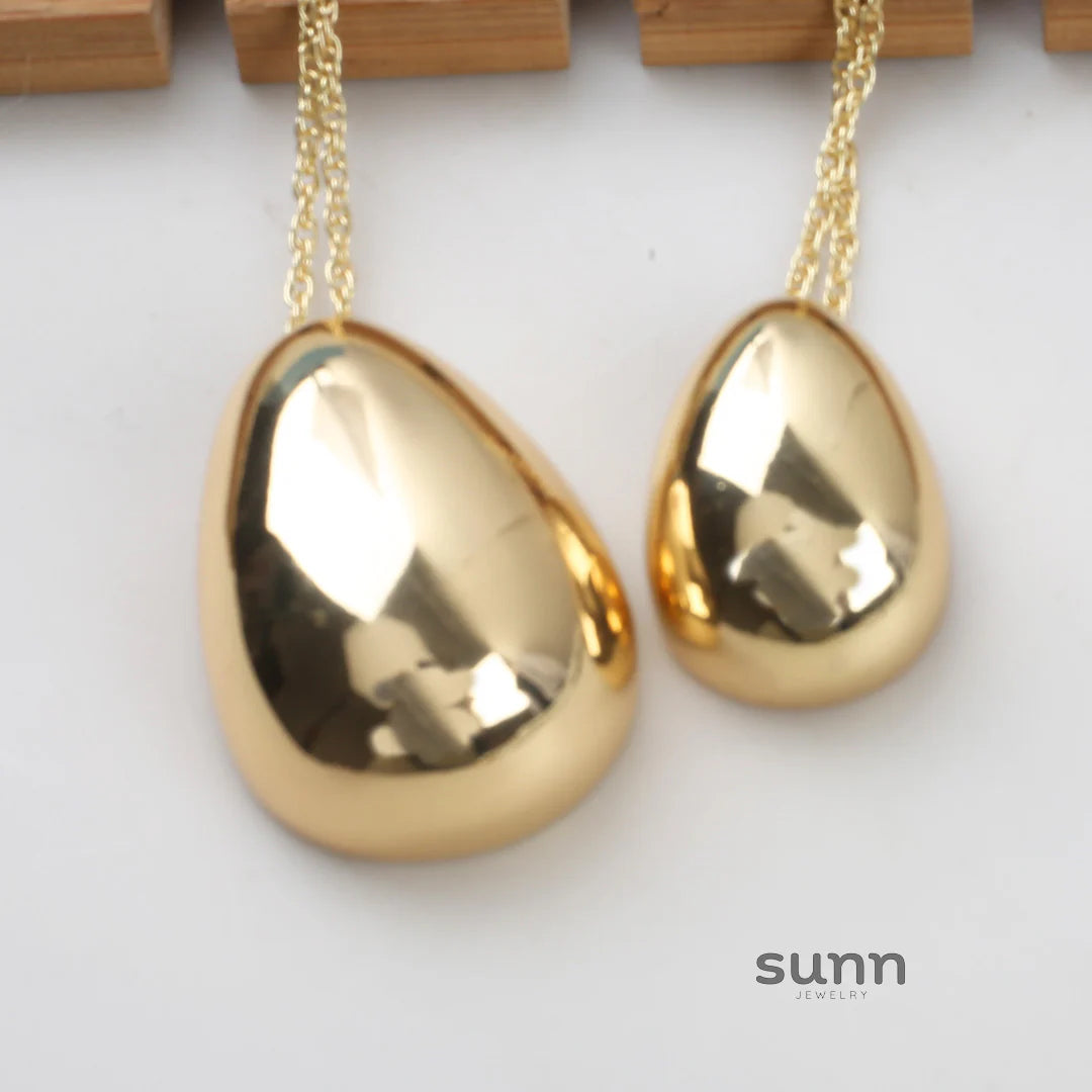 Vida Teardrop Pendant Necklace