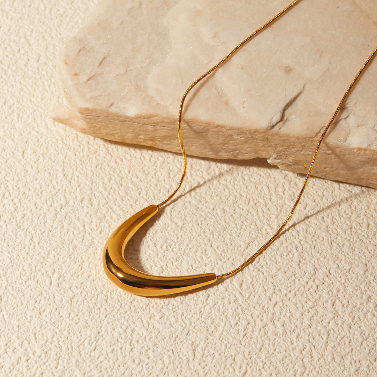 Vienna Dainty Smile Necklace [SKAC4K1S]