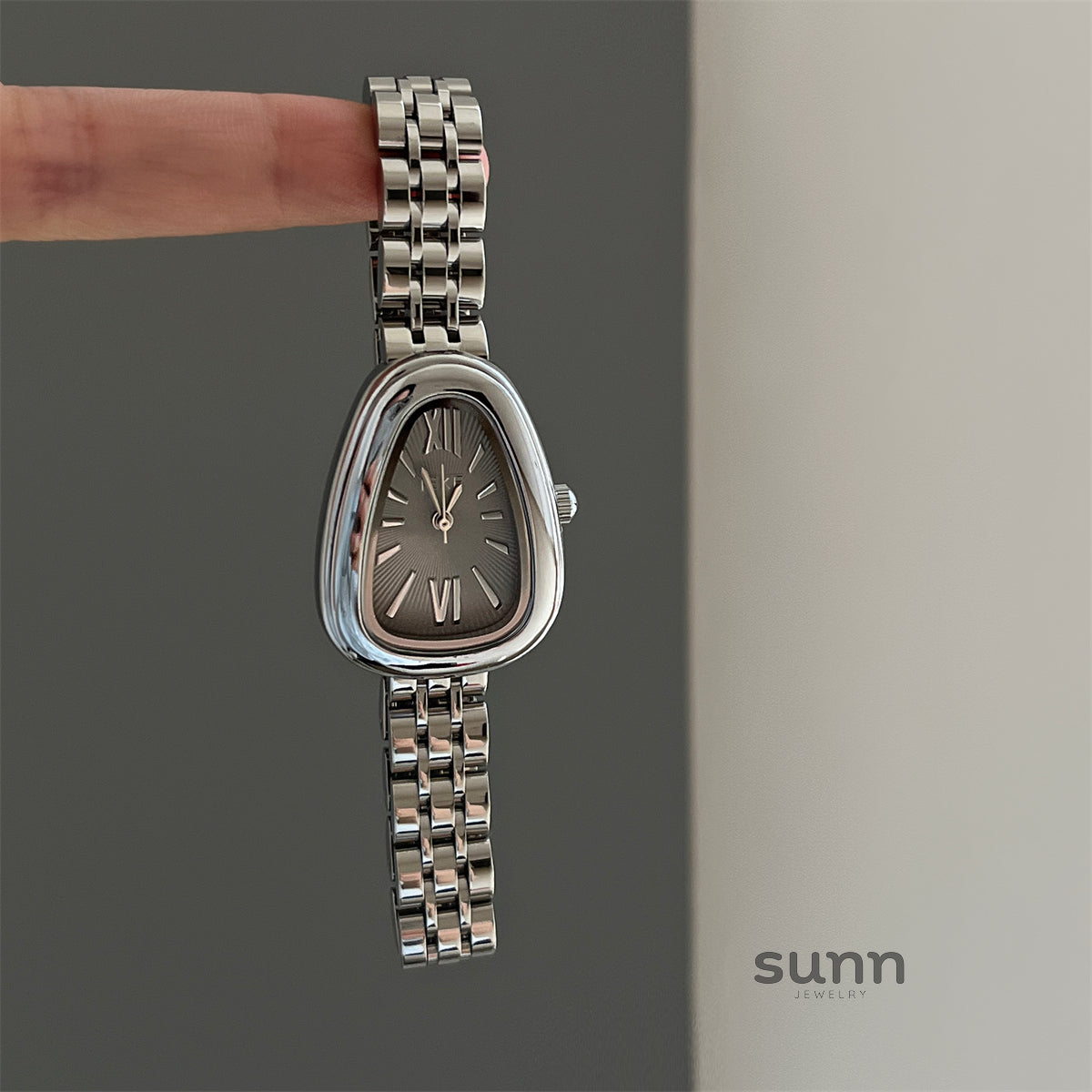 Violett Serpent Charm Watch [CCOQ1GW0]
