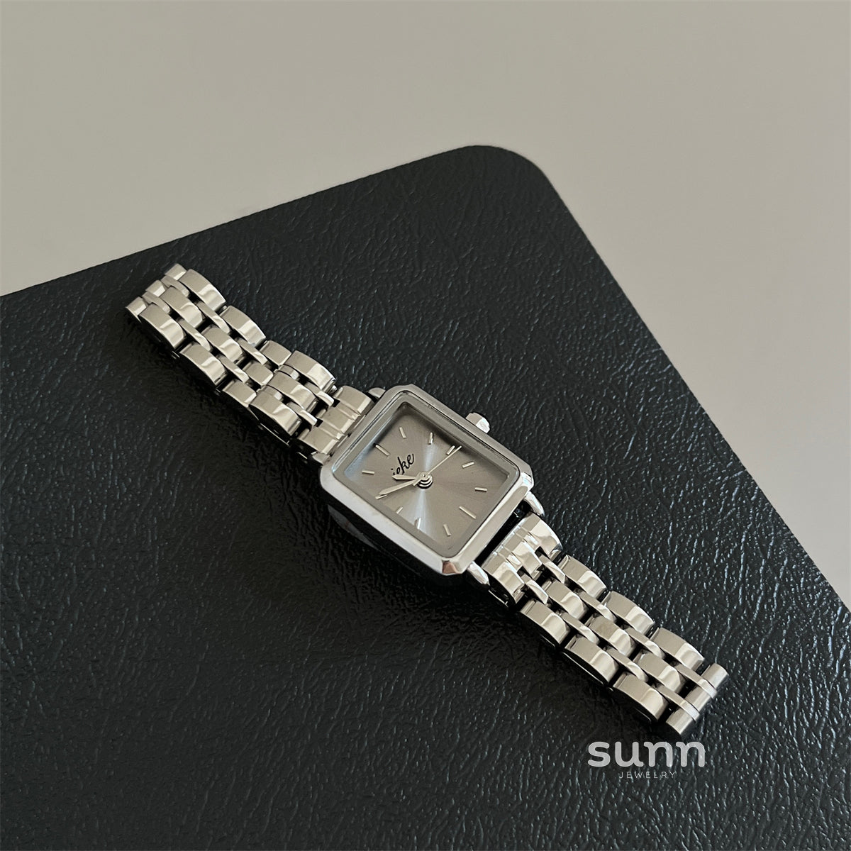 Violett Serpent Charm Watch [8AEKUCCD]