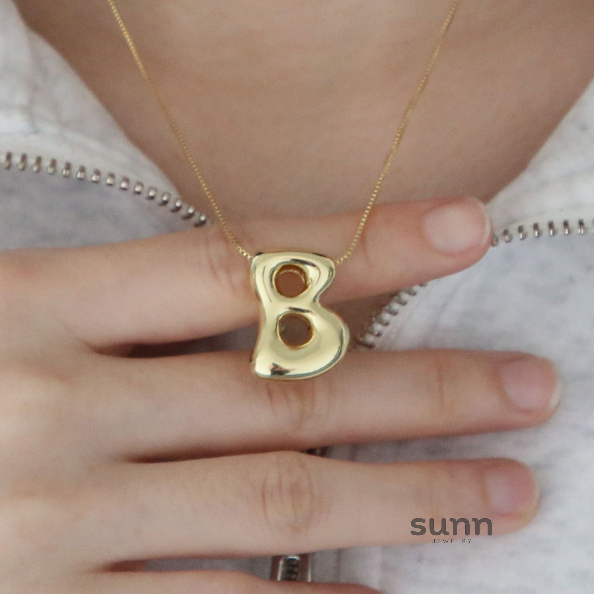 Virginia Bubble Initial Necklace [C6UCOX18]