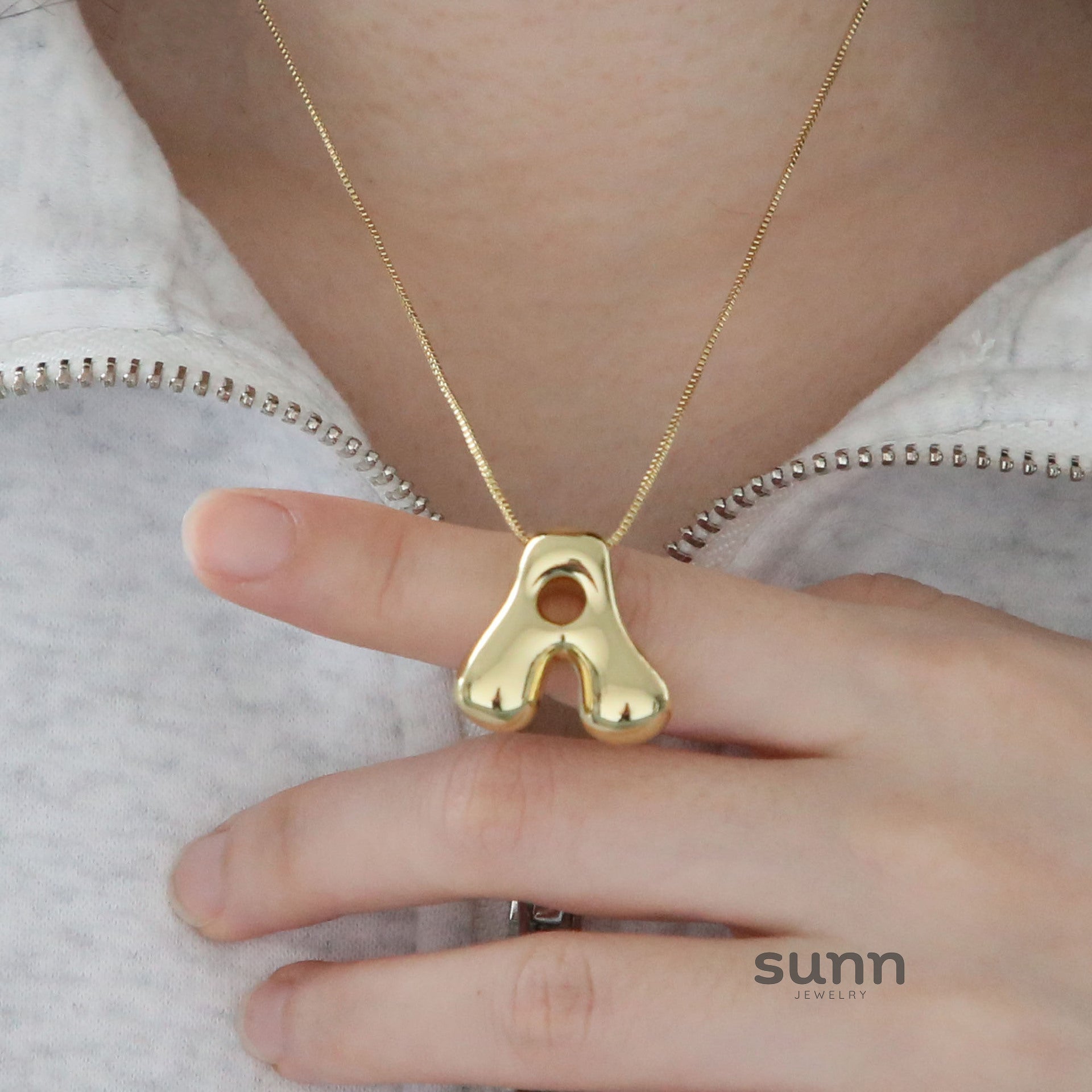 Virginia Bubble Initial Necklace [24X3S67E]