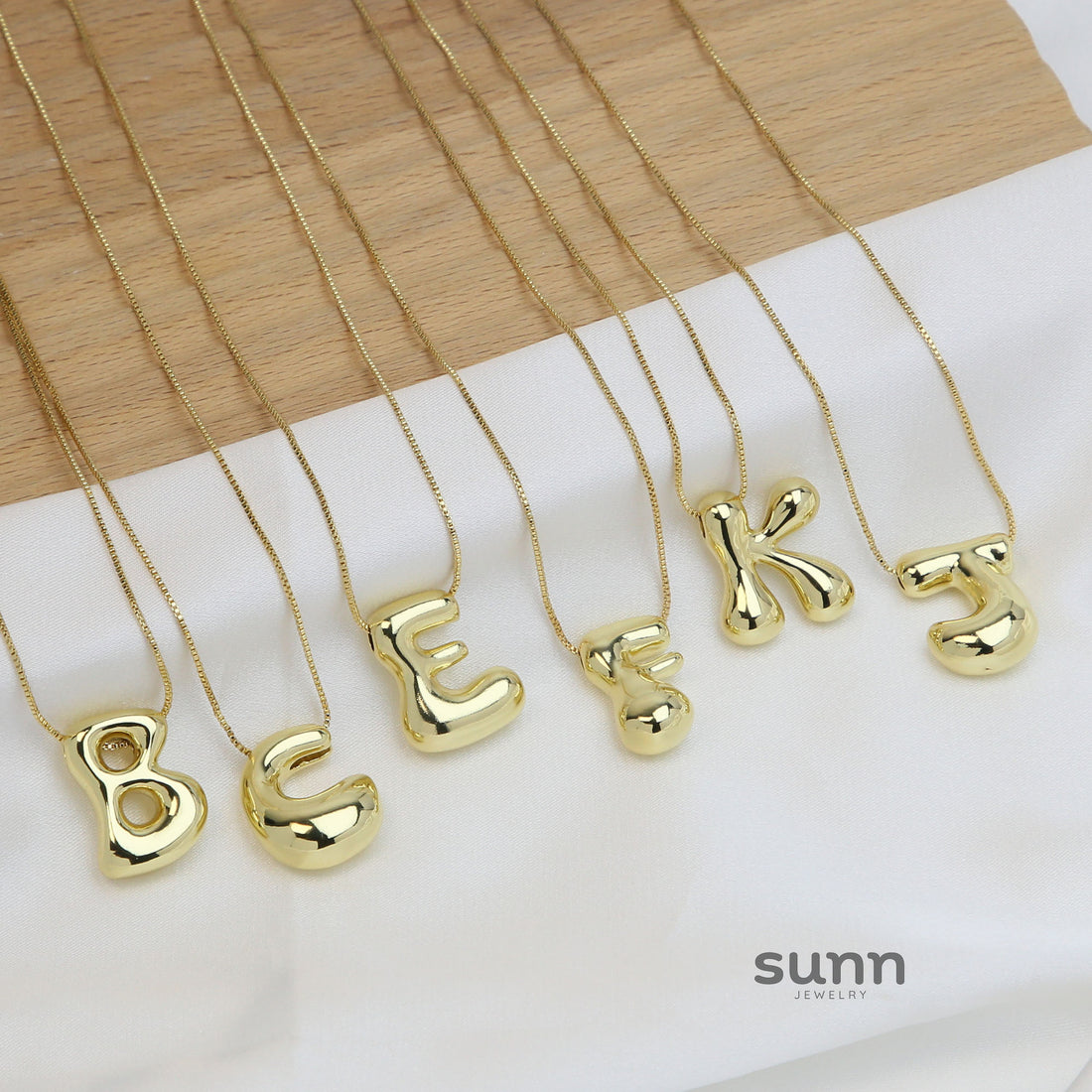 Virginia Bubble Initial Necklace [5F88TCFO]