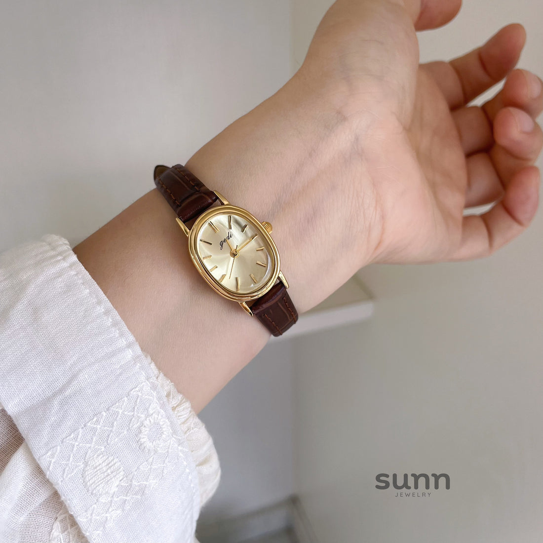 Vita Petite Oval Watch [S9P2X4DX]