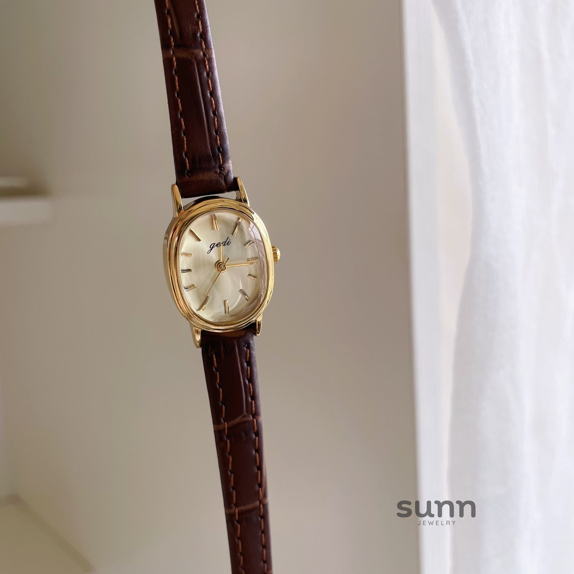 Vita Petite Oval Watch [0TD300ZB]