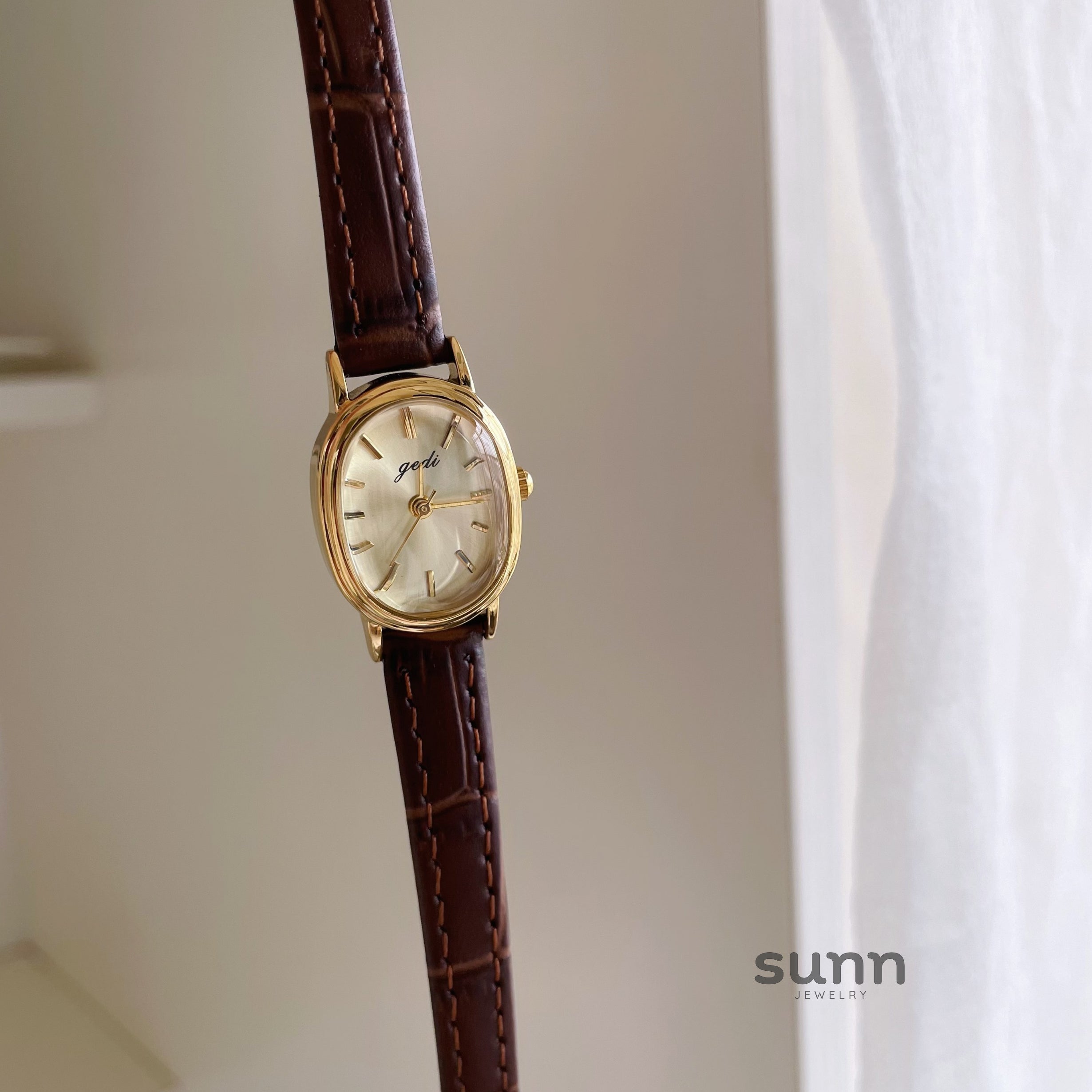 Vita Petite Oval Watch [0TD300ZB]