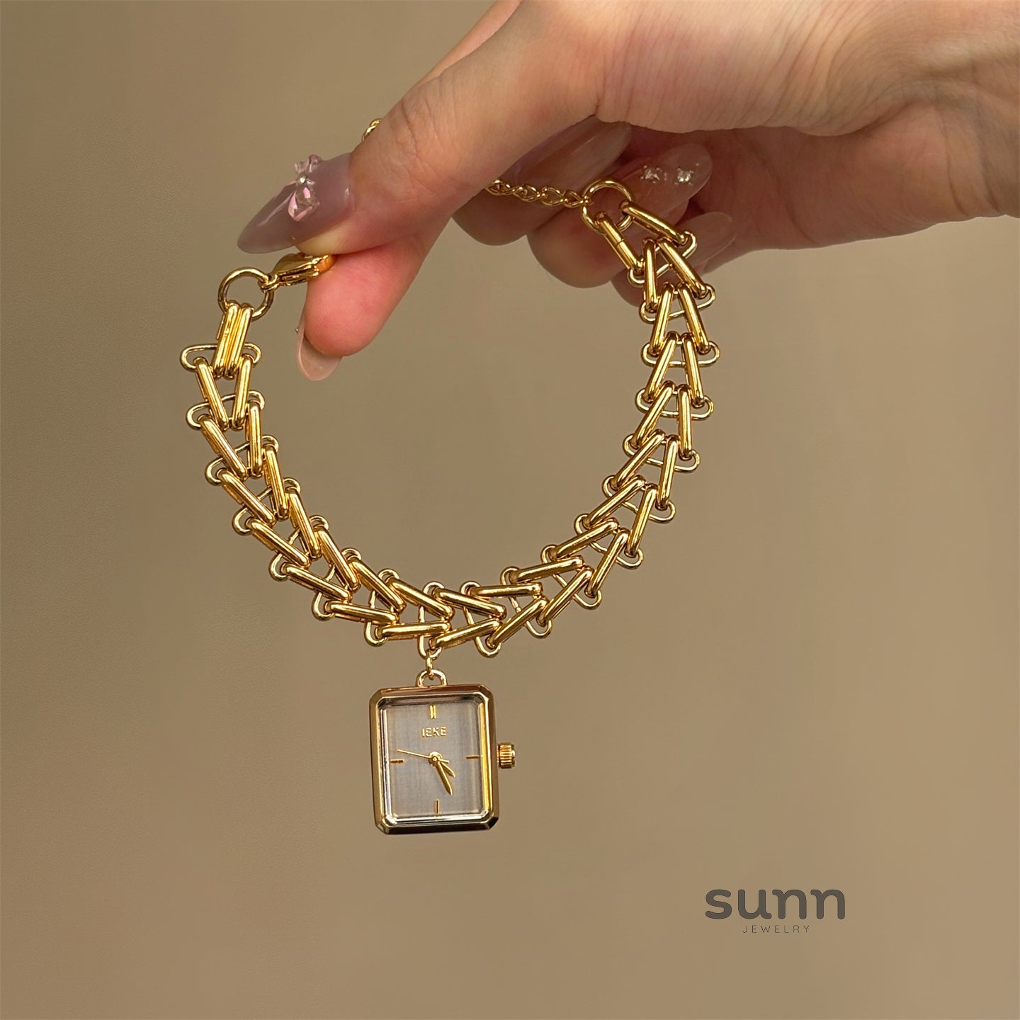 Viviana Square Bracelet Watch [E1W72O0G]